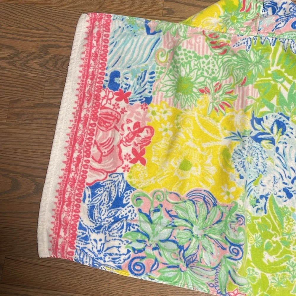 Pottery Barn Kids Lilly Pulitzer Floral Hooded Towel - Picture 2 of 6